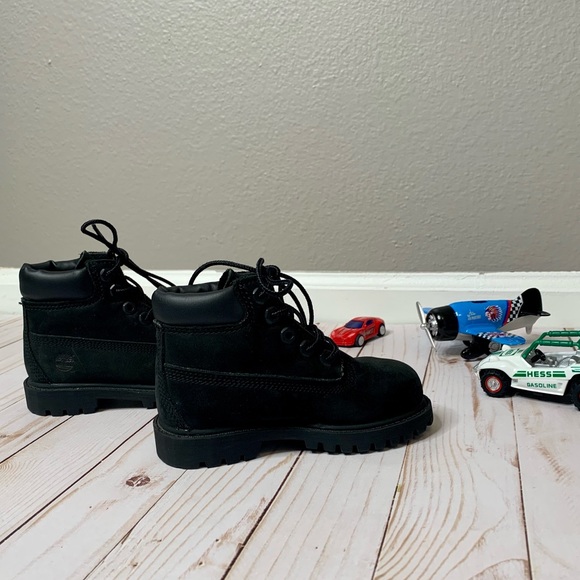 Black Waterproof Timberland Boots 🥾 - Picture 3 of 9